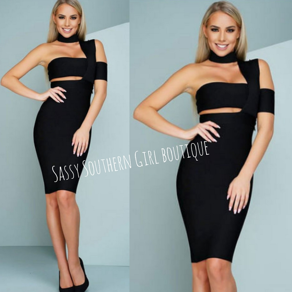 ⭐🆕 Black cut out bandage bodycon midi dress